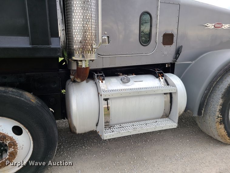 image for item DJ1728 2001 Peterbilt 357  dump truck