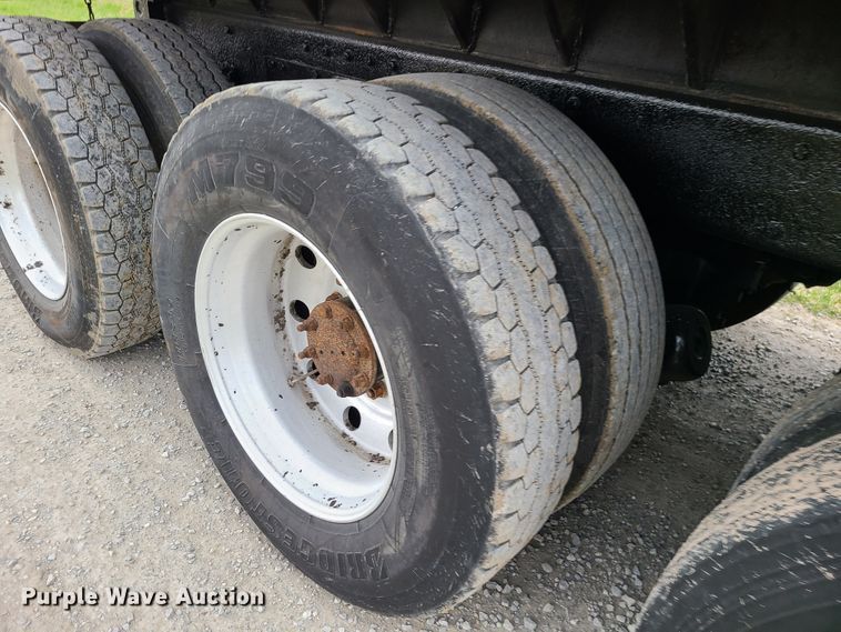 image for item DJ1728 2001 Peterbilt 357  dump truck