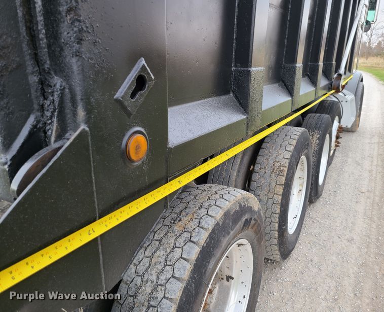 image for item DJ1728 2001 Peterbilt 357  dump truck