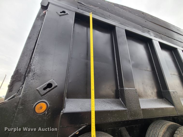 image for item DJ1728 2001 Peterbilt 357  dump truck