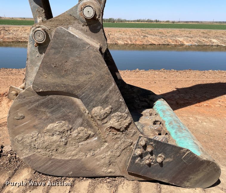 image for item DJ5093 2012 John Deere 450D LC  excavator