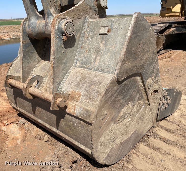 image for item DJ5093 2012 John Deere 450D LC  excavator