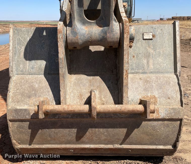 image for item DJ5093 2012 John Deere 450D LC  excavator