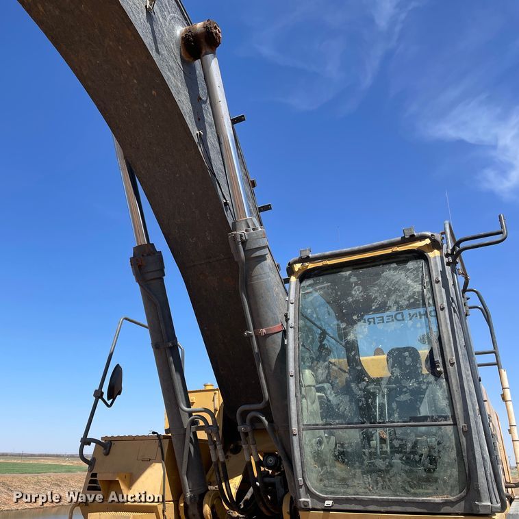 image for item DJ5093 2012 John Deere 450D LC  excavator