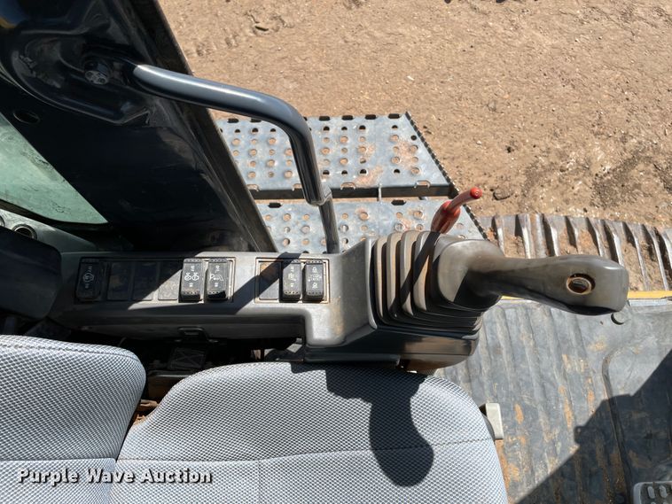 image for item DJ5093 2012 John Deere 450D LC  excavator