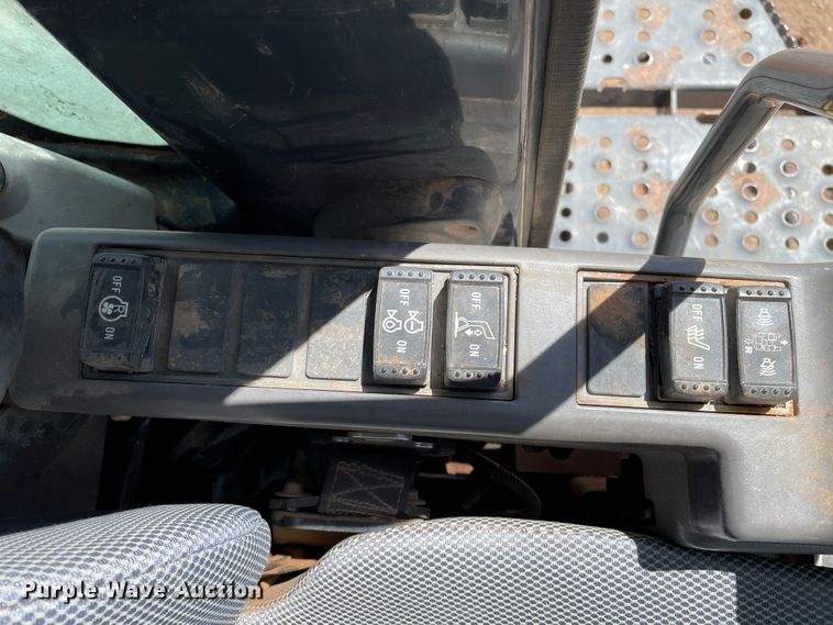 image for item DJ5093 2012 John Deere 450D LC  excavator