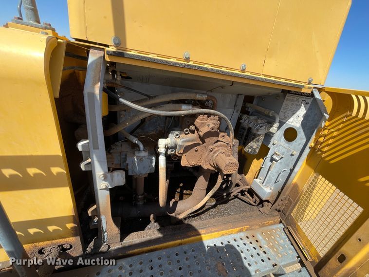 image for item DJ5093 2012 John Deere 450D LC  excavator