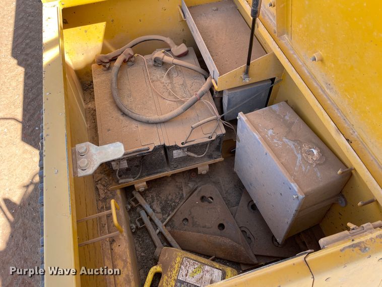 image for item DJ5093 2012 John Deere 450D LC  excavator