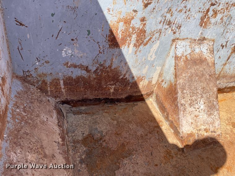 image for item DJ5112 Wastequip  roll-off dumpster