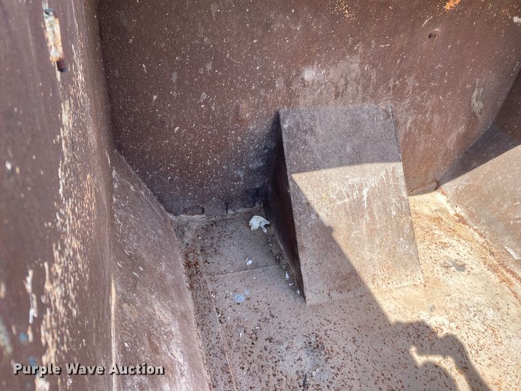 image for item DJ5113 Roll-off dumpster