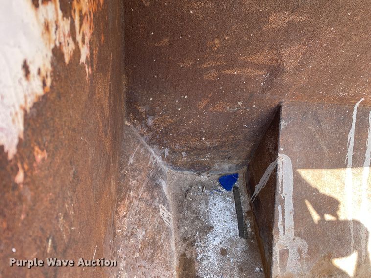 image for item DJ5114 Roll-off dumpster