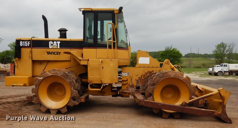 image for item DK0341 2001 Caterpillar 815F  soil compactor