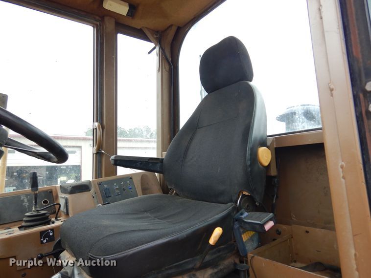 image for item DK0341 2001 Caterpillar 815F  soil compactor