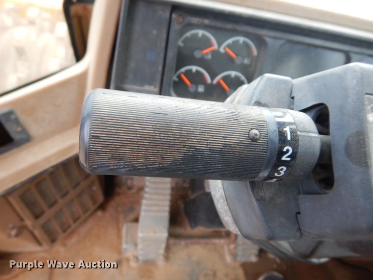 image for item DK0341 2001 Caterpillar 815F  soil compactor