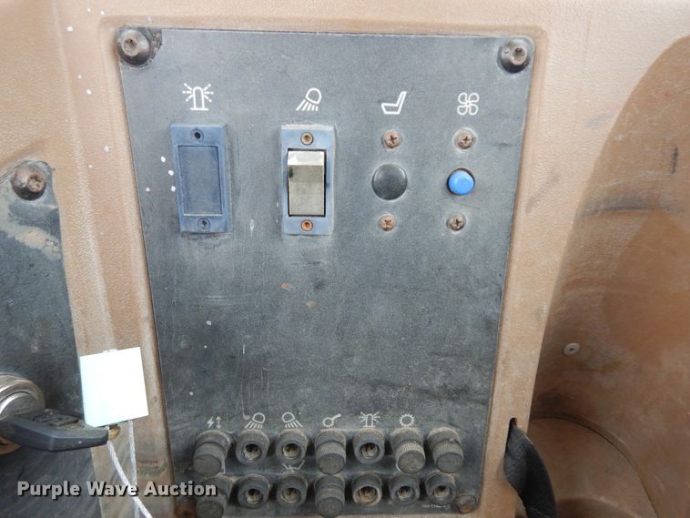 image for item DK0341 2001 Caterpillar 815F  soil compactor