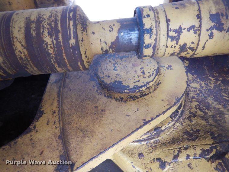 image for item DK0341 2001 Caterpillar 815F  soil compactor