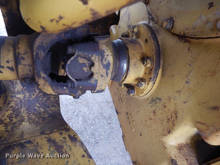 image for item DK0341 2001 Caterpillar 815F  soil compactor