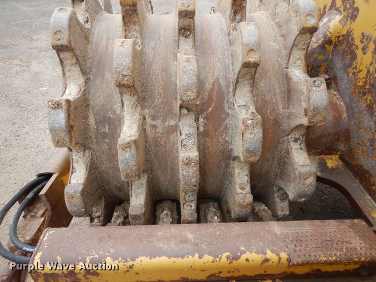 image for item DK0341 2001 Caterpillar 815F  soil compactor