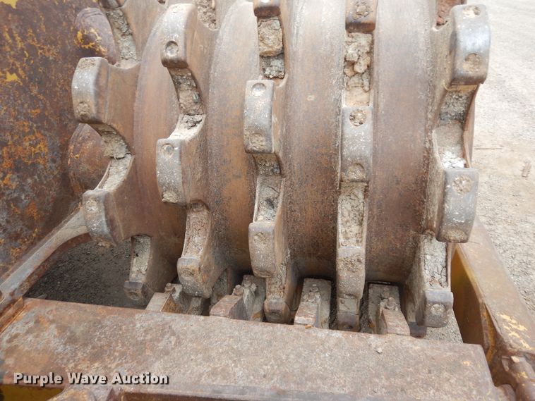 image for item DK0341 2001 Caterpillar 815F  soil compactor