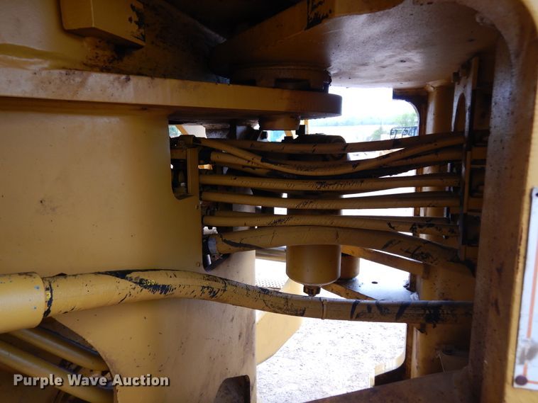 image for item DK0341 2001 Caterpillar 815F  soil compactor