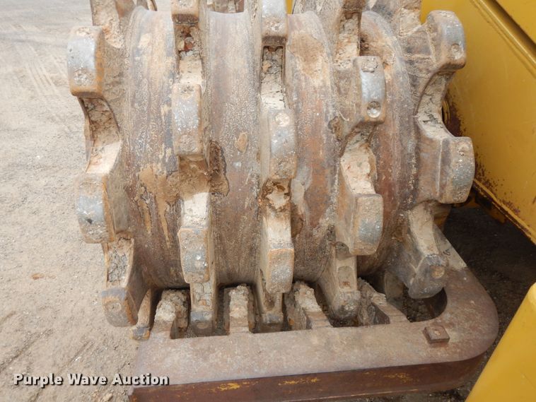 image for item DK0341 2001 Caterpillar 815F  soil compactor