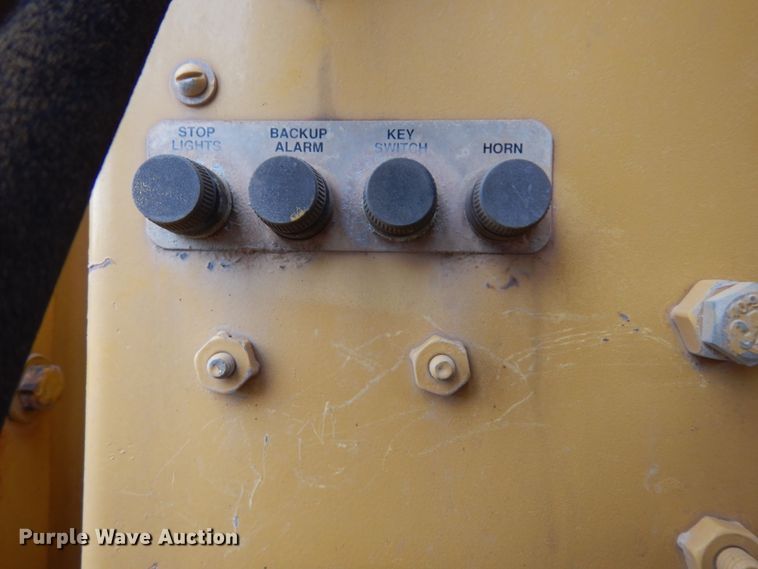 image for item DK0341 2001 Caterpillar 815F  soil compactor