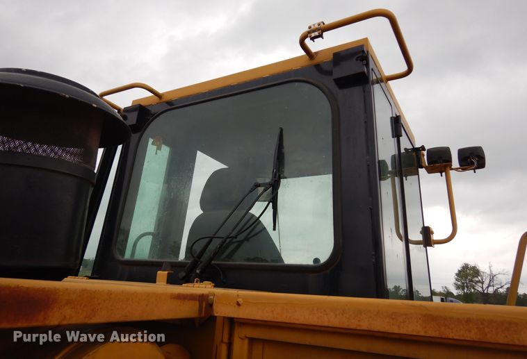 image for item DK0341 2001 Caterpillar 815F  soil compactor