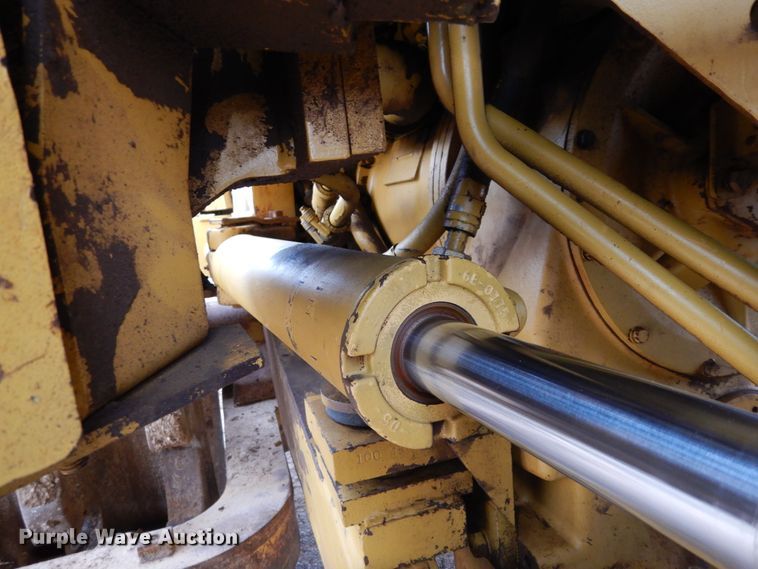 image for item DK0341 2001 Caterpillar 815F  soil compactor