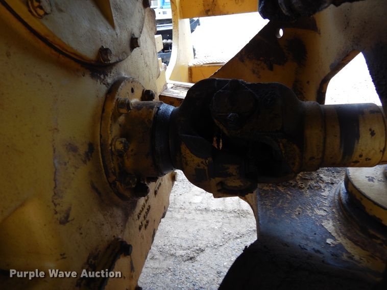 image for item DK0341 2001 Caterpillar 815F  soil compactor