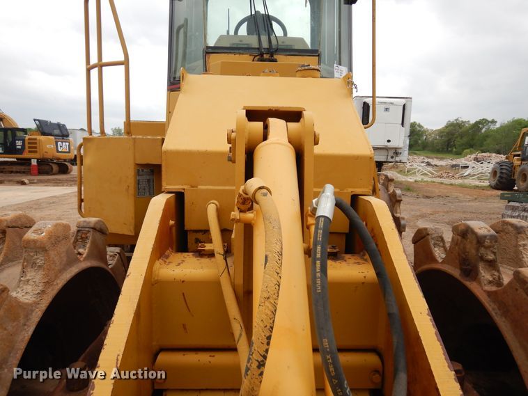 image for item DK0341 2001 Caterpillar 815F  soil compactor