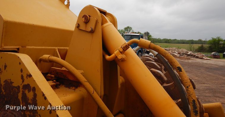 image for item DK0341 2001 Caterpillar 815F  soil compactor