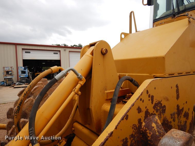 image for item DK0341 2001 Caterpillar 815F  soil compactor