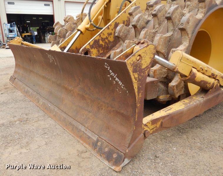 image for item DK0341 2001 Caterpillar 815F  soil compactor