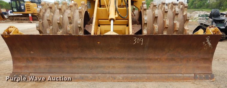 image for item DK0341 2001 Caterpillar 815F  soil compactor