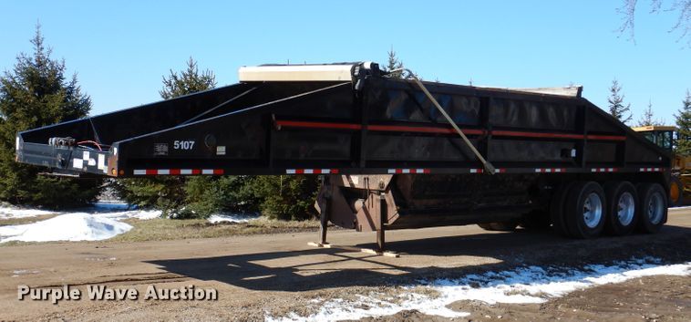 image for item DK1983 2009 Dakota  bottom dump trailer