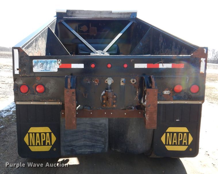 image for item DK1983 2009 Dakota  bottom dump trailer