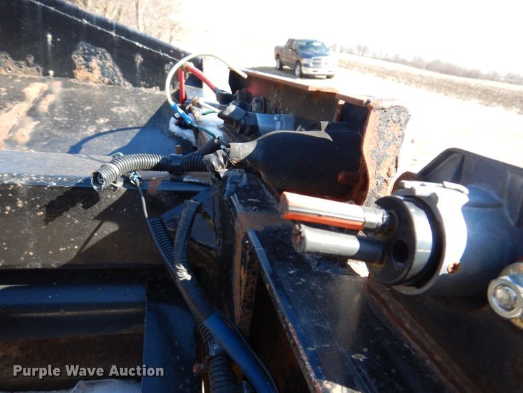 image for item DK1983 2009 Dakota  bottom dump trailer