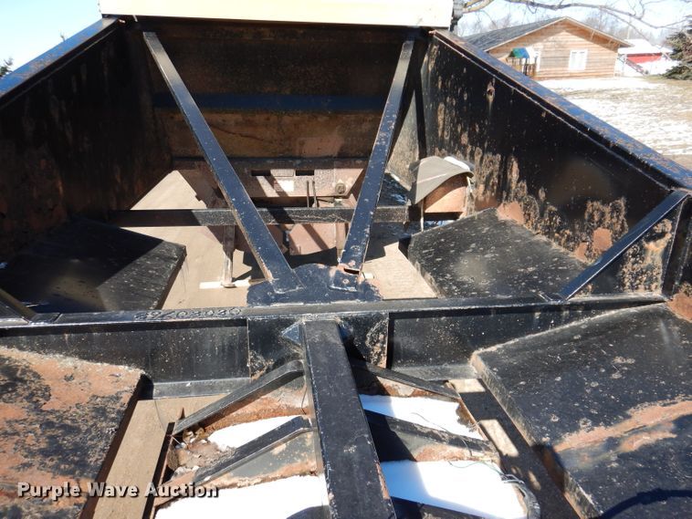 image for item DK1983 2009 Dakota  bottom dump trailer