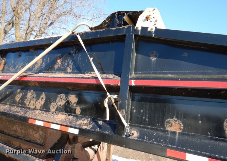 image for item DK1983 2009 Dakota  bottom dump trailer