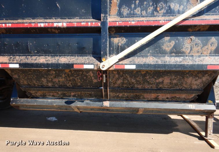 image for item DK1983 2009 Dakota  bottom dump trailer
