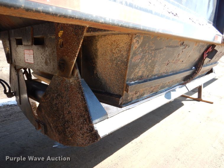 image for item DK1983 2009 Dakota  bottom dump trailer