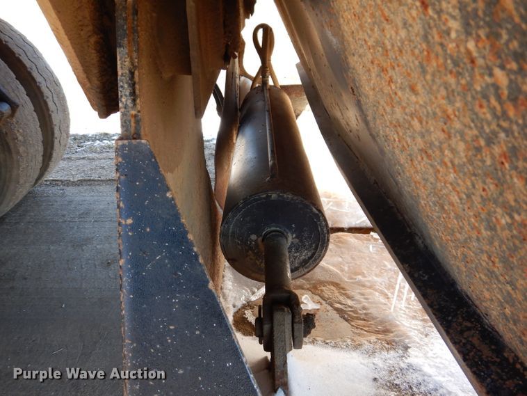 image for item DK1983 2009 Dakota  bottom dump trailer