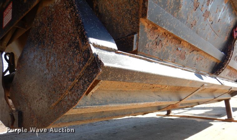 image for item DK1983 2009 Dakota  bottom dump trailer