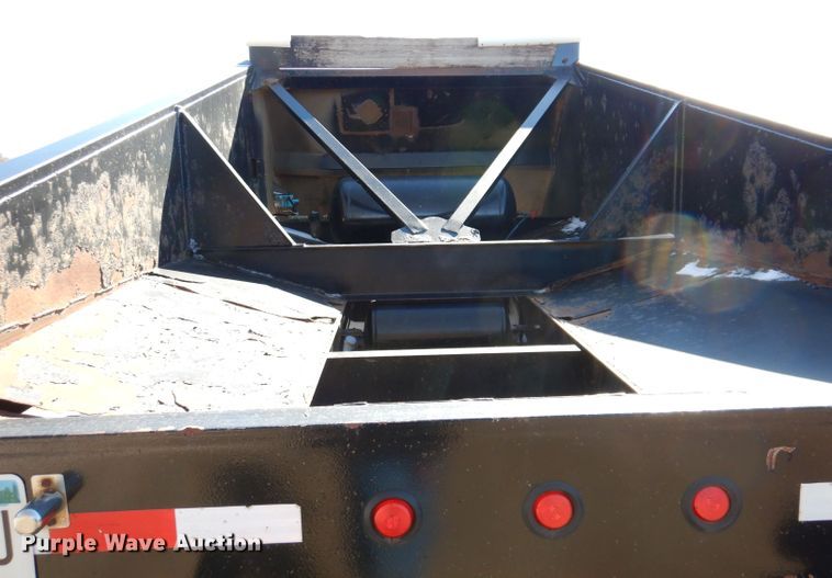 image for item DK1983 2009 Dakota  bottom dump trailer