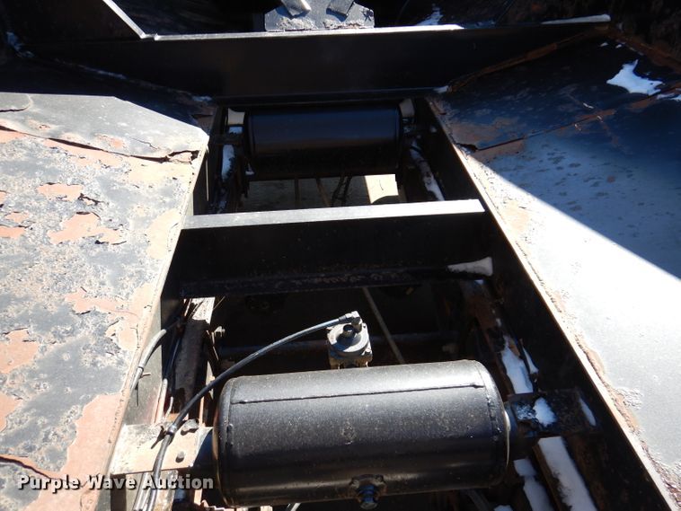 image for item DK1983 2009 Dakota  bottom dump trailer