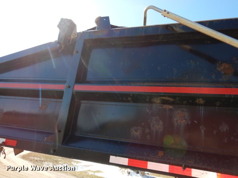 image for item DK1983 2009 Dakota  bottom dump trailer