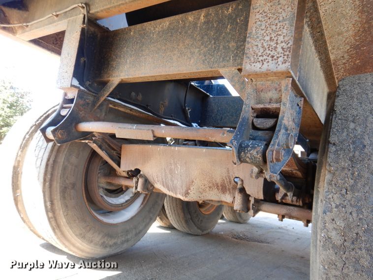 image for item DK1983 2009 Dakota  bottom dump trailer