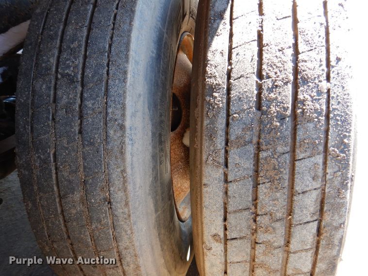 image for item DK1983 2009 Dakota  bottom dump trailer