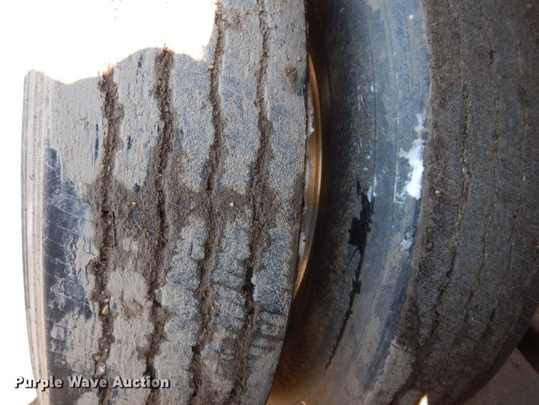 image for item DK1983 2009 Dakota  bottom dump trailer