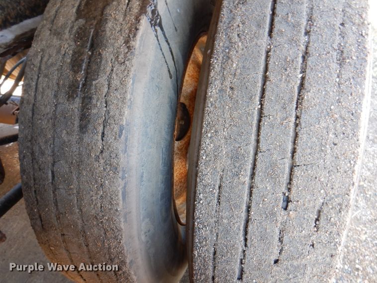 image for item DK1983 2009 Dakota  bottom dump trailer